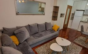 5 Star Apartment